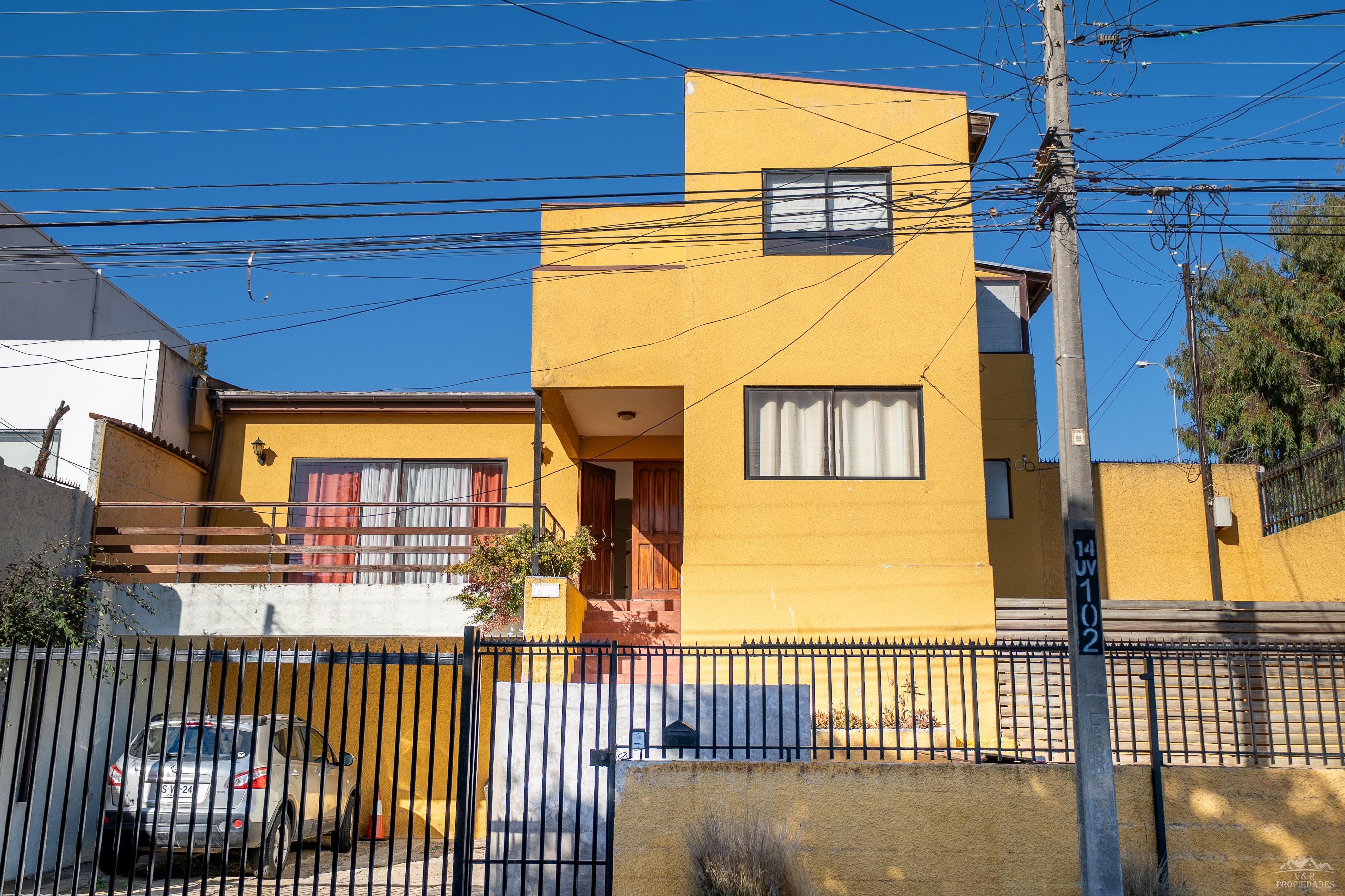 Casa 2 Pisos 4 dormitorios